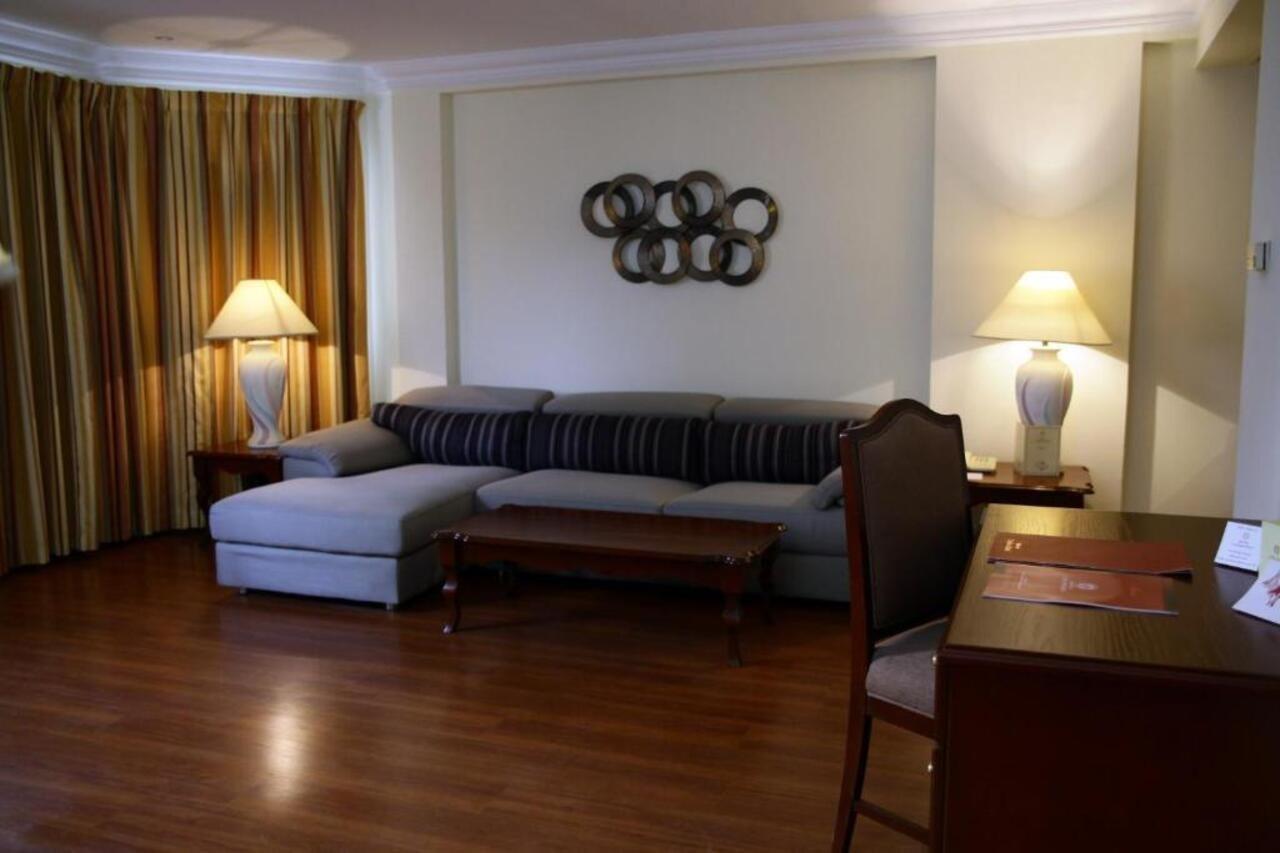 Bahrain Carlton Hotel Al-Manamah Bagian luar foto