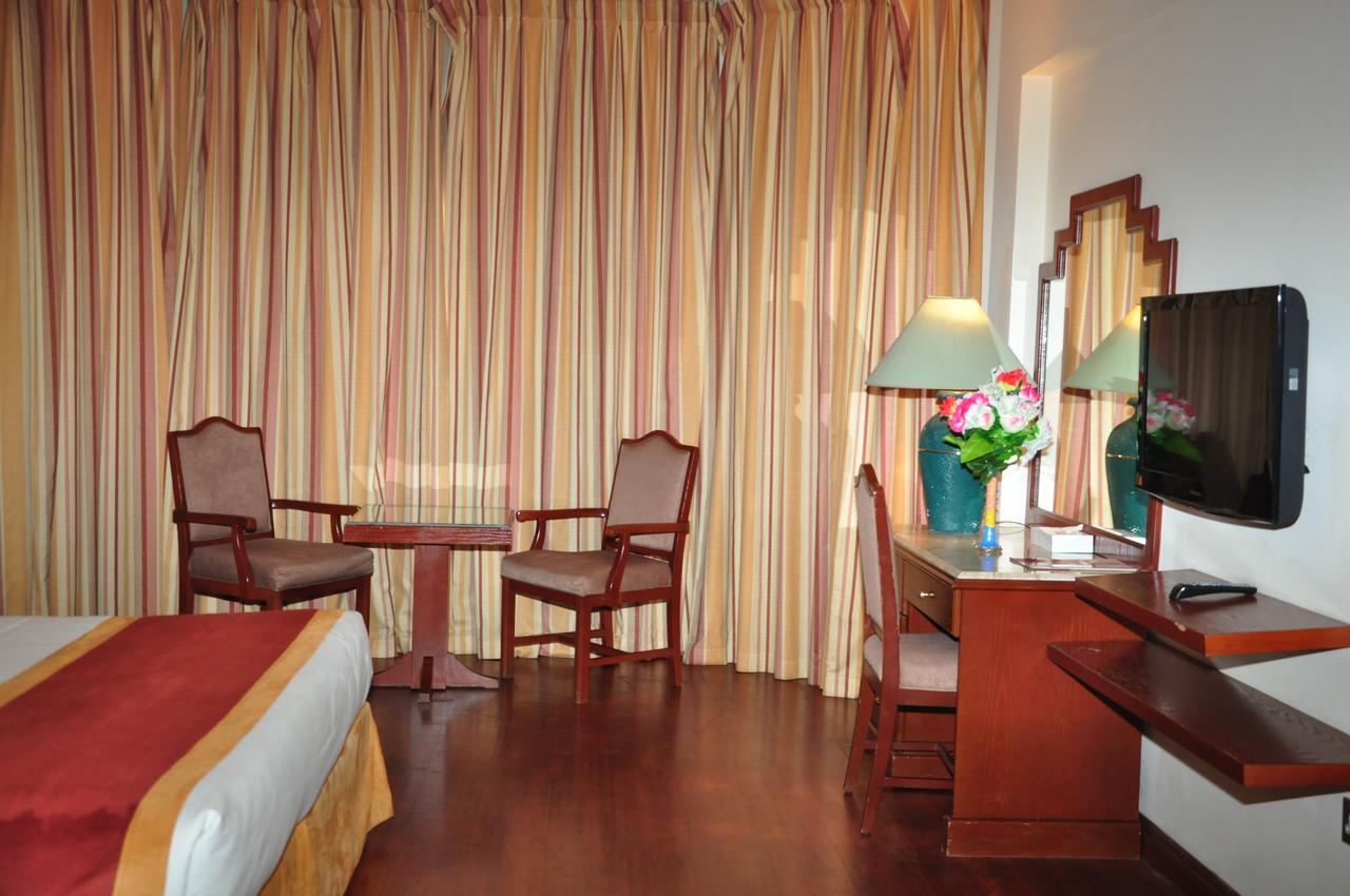 Bahrain Carlton Hotel Al-Manamah Bagian luar foto