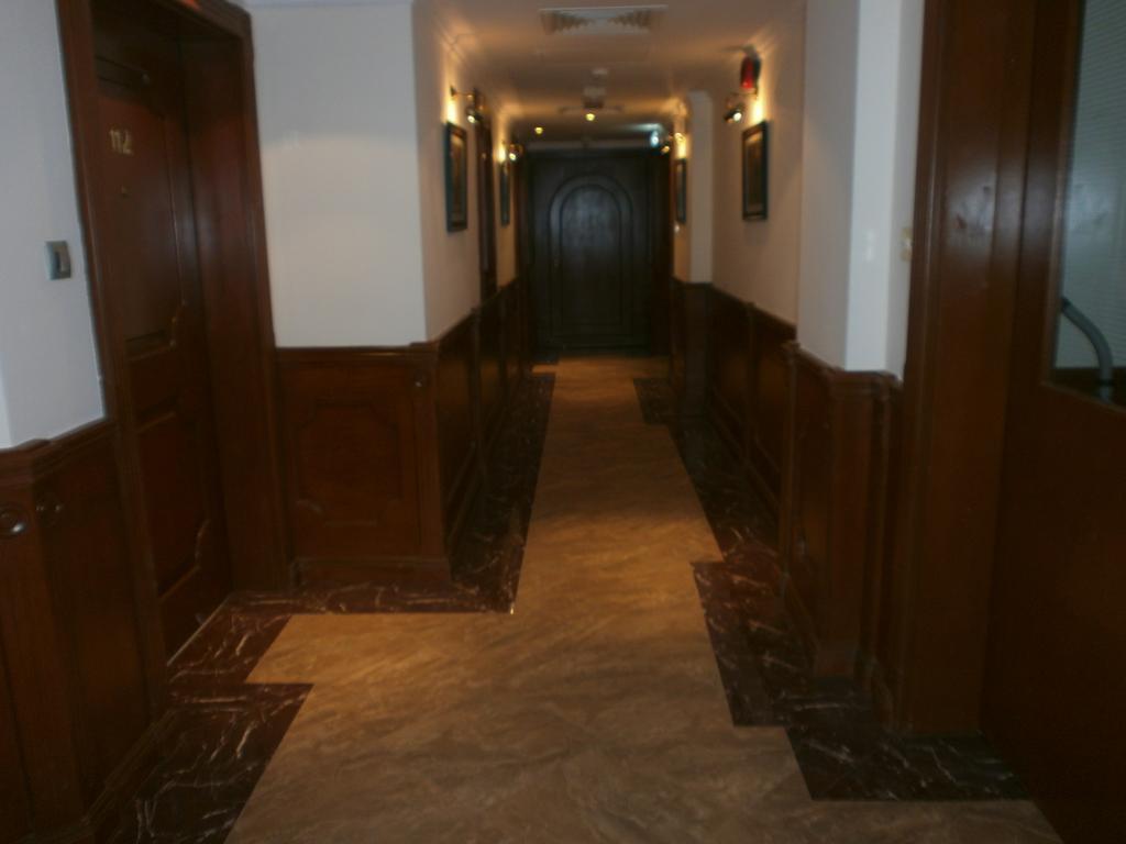 Bahrain Carlton Hotel Al-Manamah Bagian luar foto