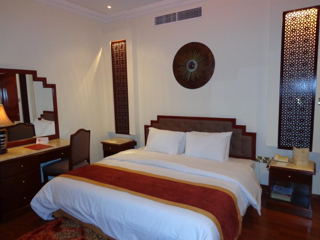 Bahrain Carlton Hotel Al-Manamah Bagian luar foto