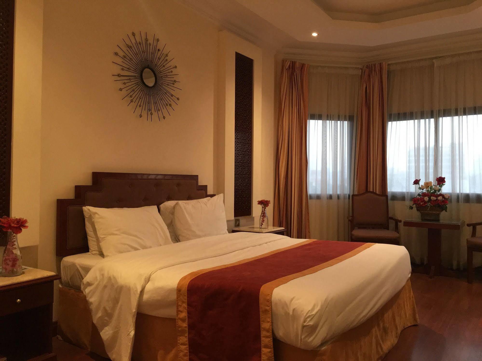 Bahrain Carlton Hotel Al-Manamah Bagian luar foto