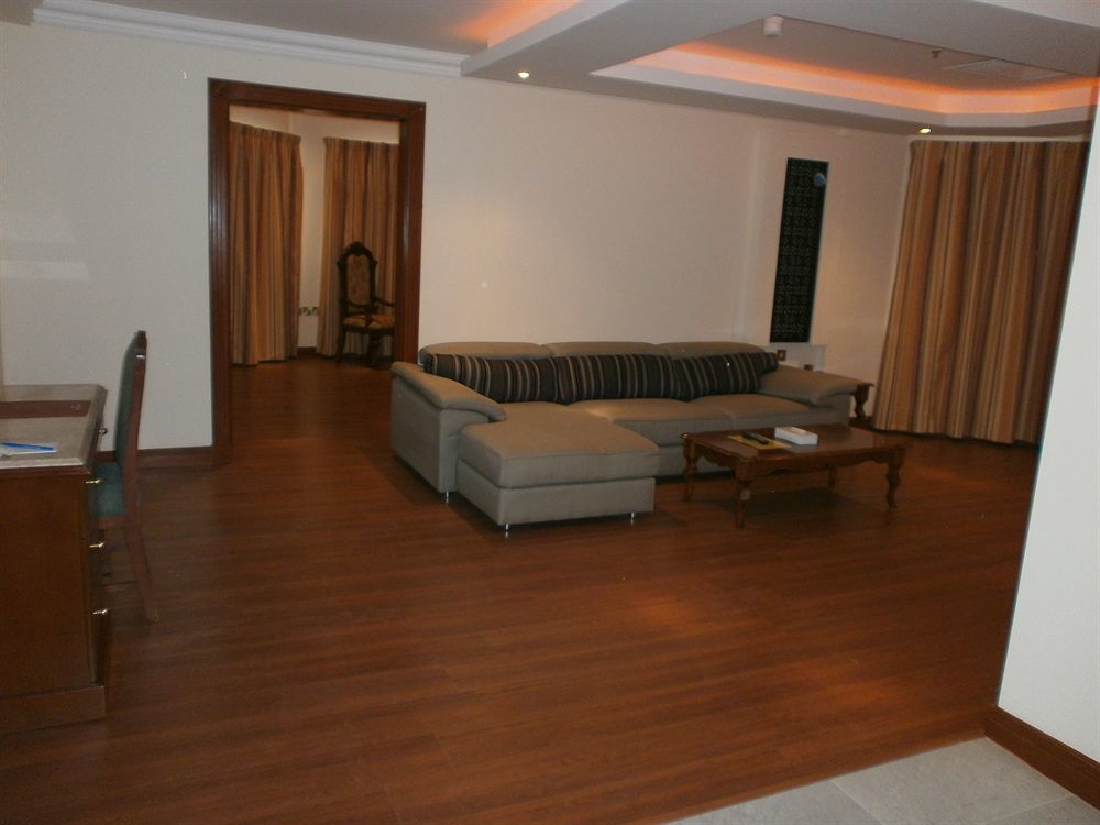 Bahrain Carlton Hotel Al-Manamah Bagian luar foto